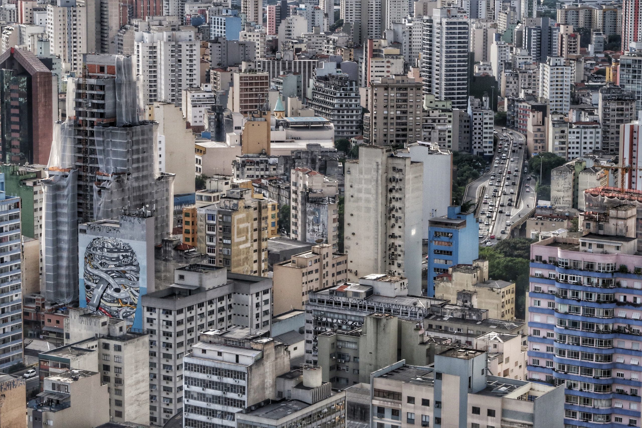 Artigo reflete sobre as dificuldades da habitação no Brasil em tempos de Covid-19